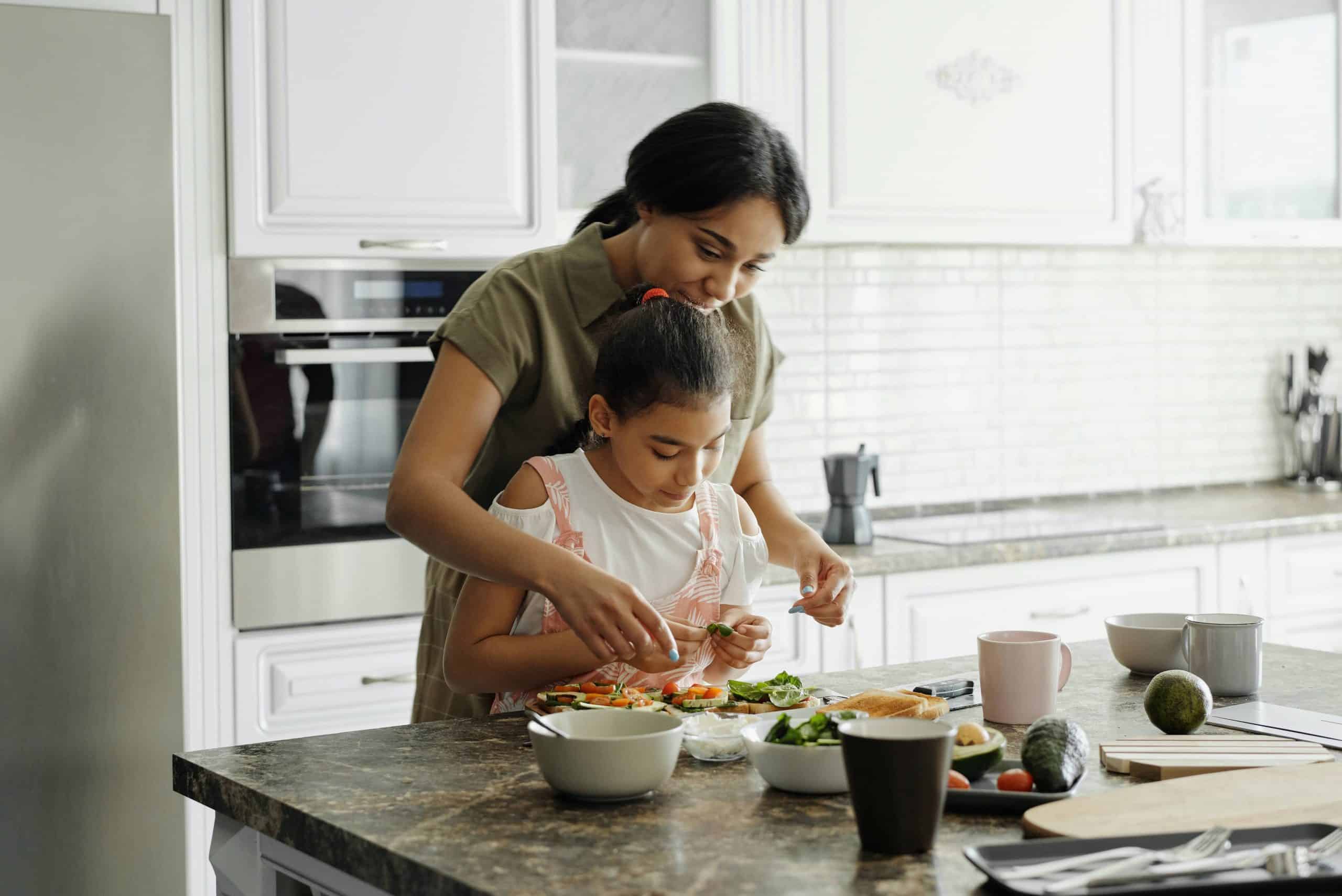 Comment bien installer un meuble haut de cuisine ? - Blog BUT